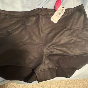 La senza bra and short lingerie